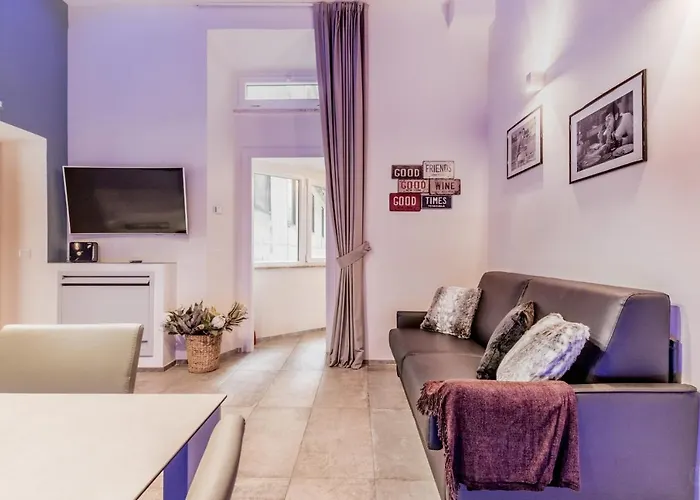 Th Trastevere Luxury-s.cosimato 2bd-2bt